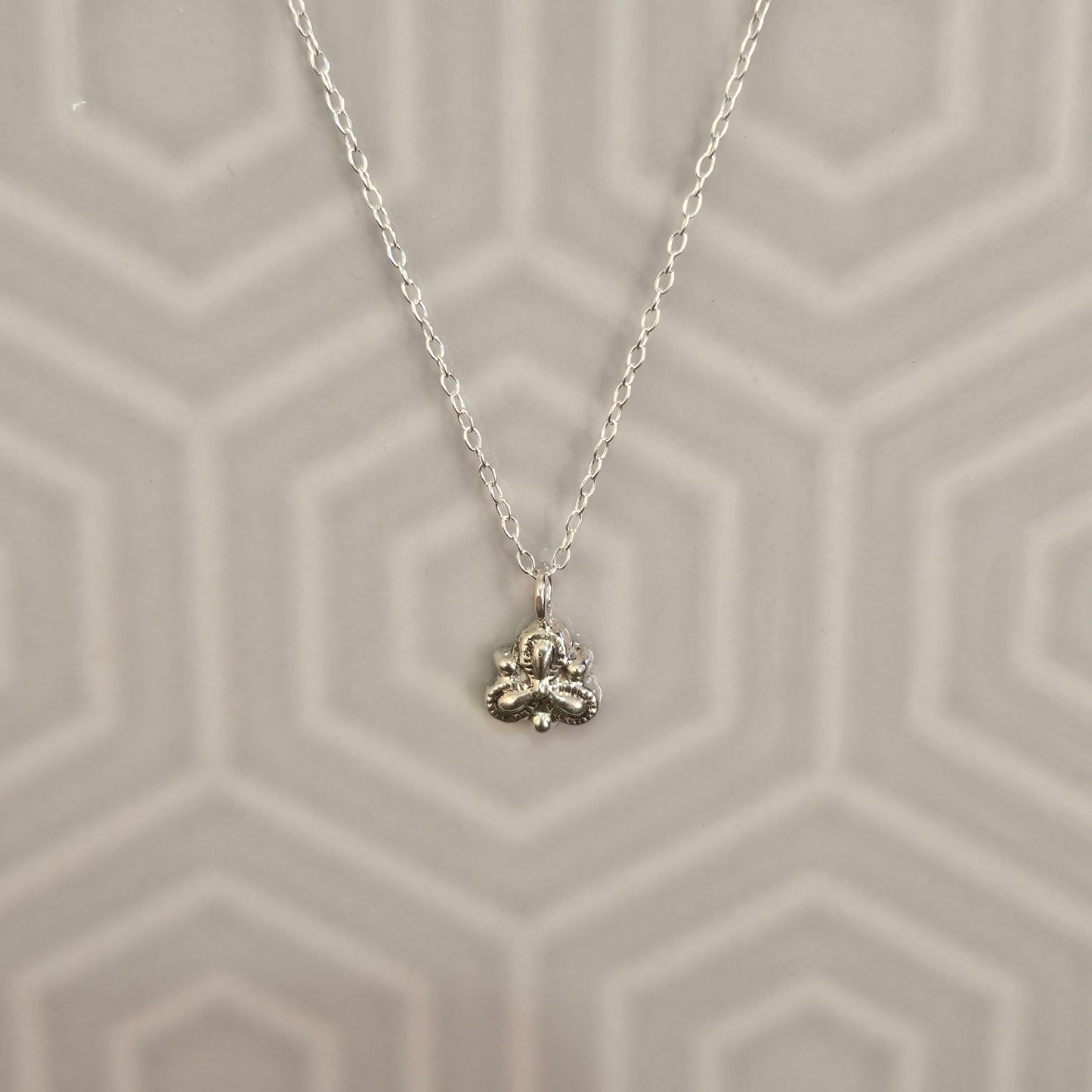 Dinky charm necklace - Paisley