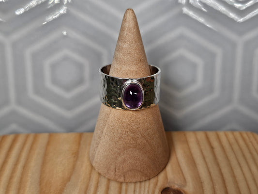 Amethyst hammered ring